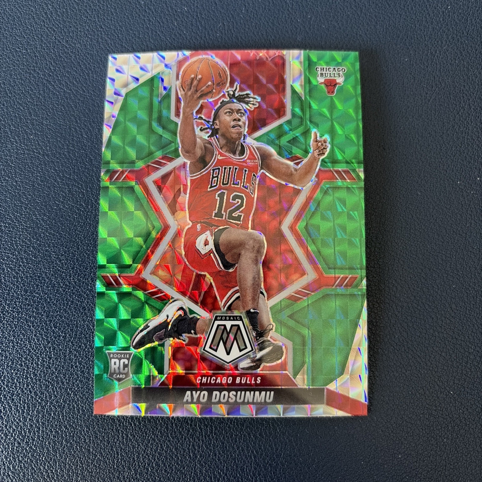 Ayo Dosunmu 2021-22 Panini Mosaic Rookies Green Mosaic Prizm #233 Rookie RC
