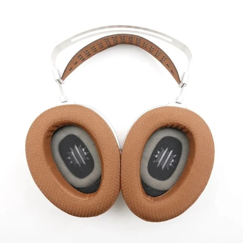 HIFIMAN AUDIVINA Closed-Back Planar Magnetic Headphones  - Image 2 of 4