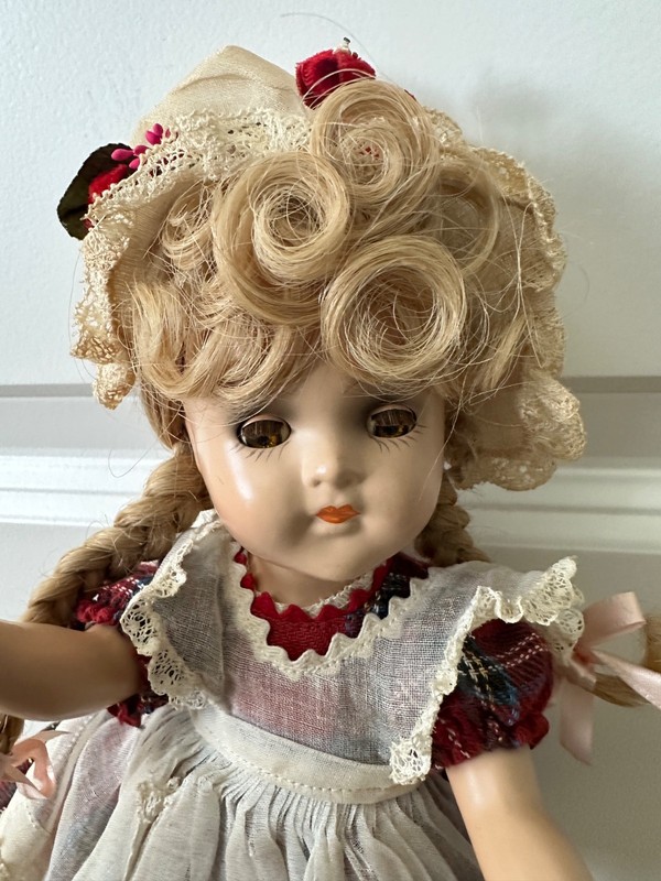 Madame Alexander Vintage Doll, McGuffey Ana, 11"