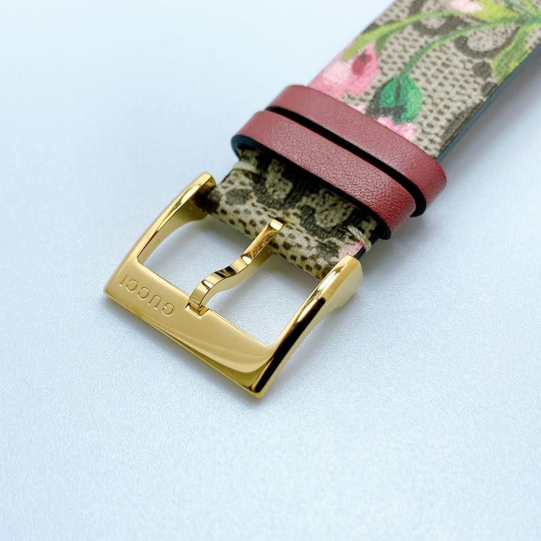 HANA　グッチ Unisex Gucci 126.4 G Timeless GG Flower Watch | eBay