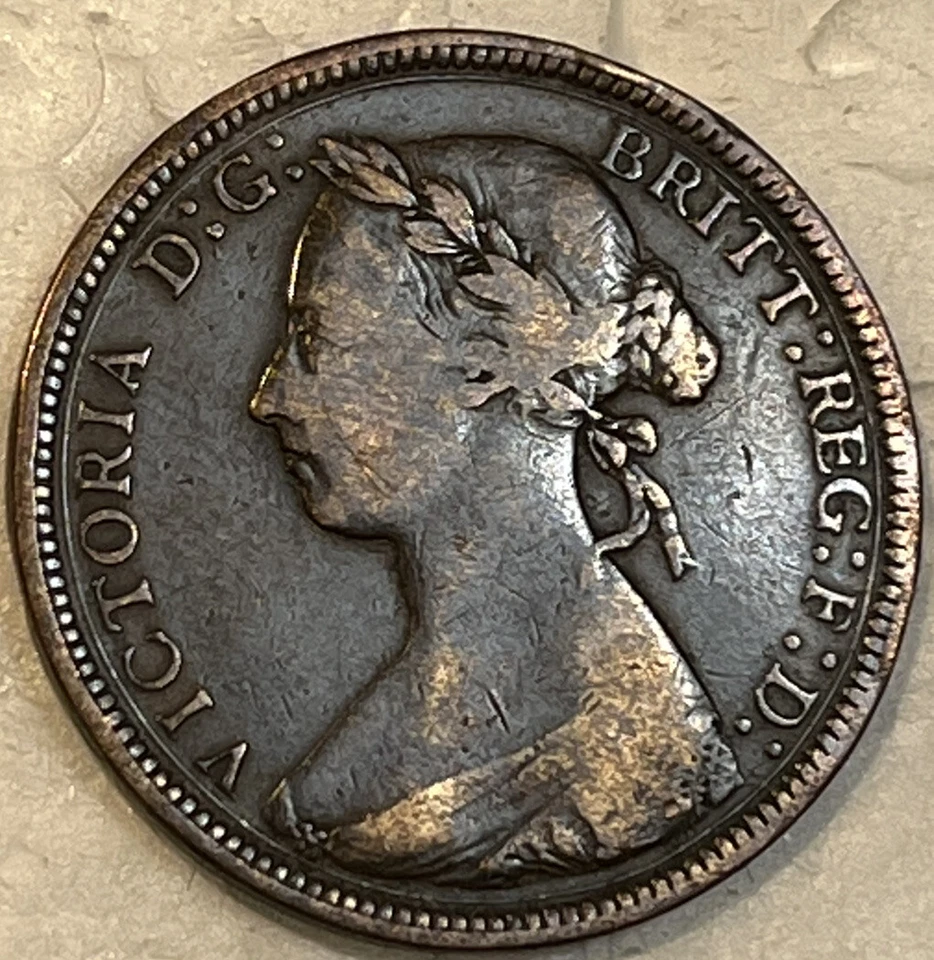 Great Britain 1884 Half 1/2 Penny Extra Fine XF Condition Coin Queen Victoria - Image 2 of 4
