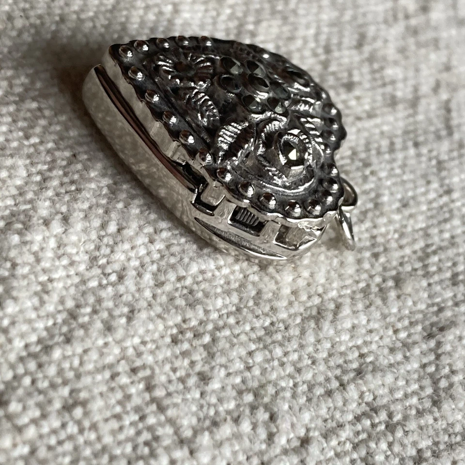 Марказит цветочный дизайн из нержавеющей стали сердце Peandant «Секретные часы» Sautior - Изображение 3 из 4