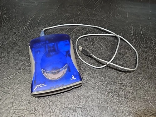Iomega Zip 250 USB Bus Powered External Drive Z250USBPCMBP