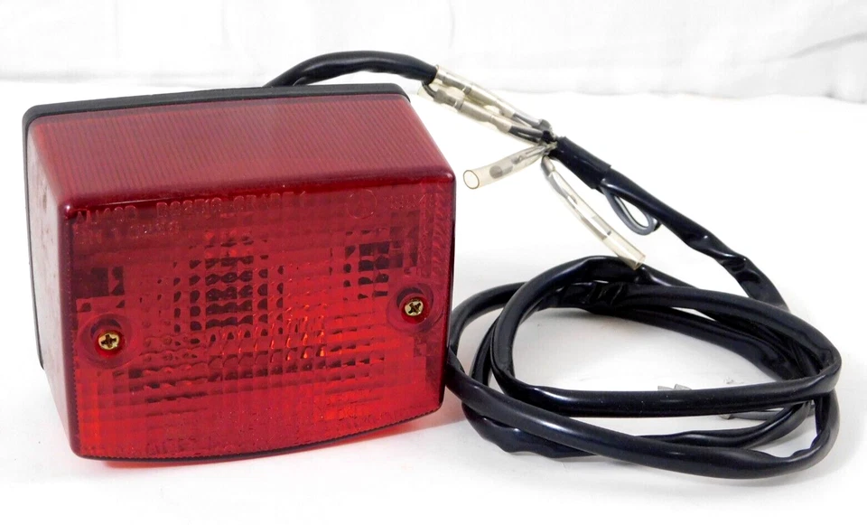 Lâmpada de freio traseira Suzuki Quadrunner LT 125 1983 35710-24432-999 - Imagem 2 de 3