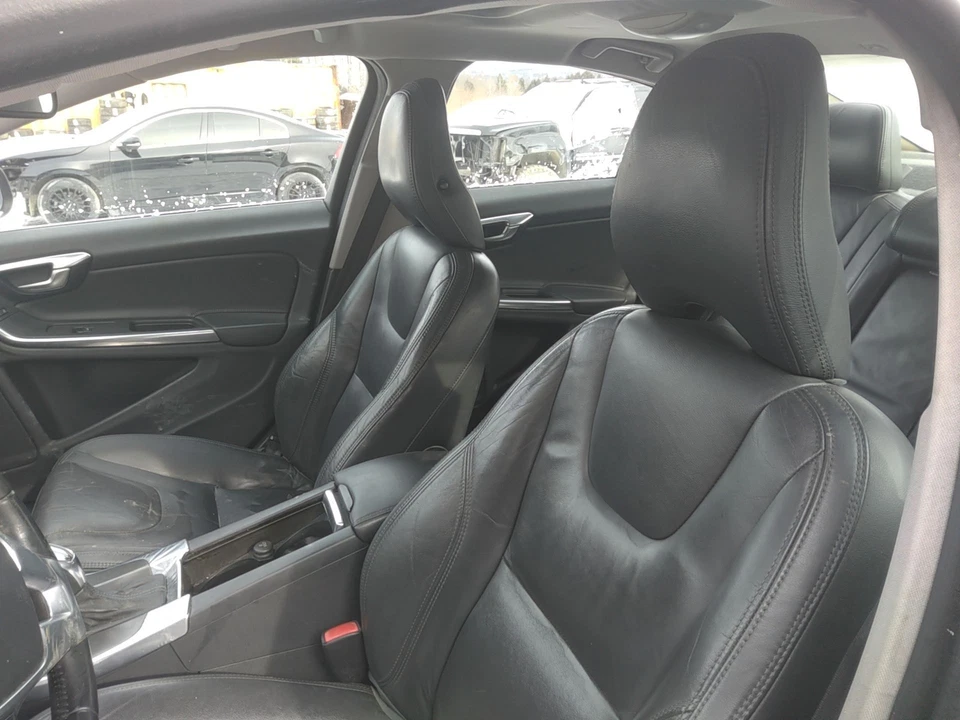 13 VOLVO S60 SERIES (bucket) Leather (electric) DRIVER SIDE FRONT SEAT Foto 2 de 3