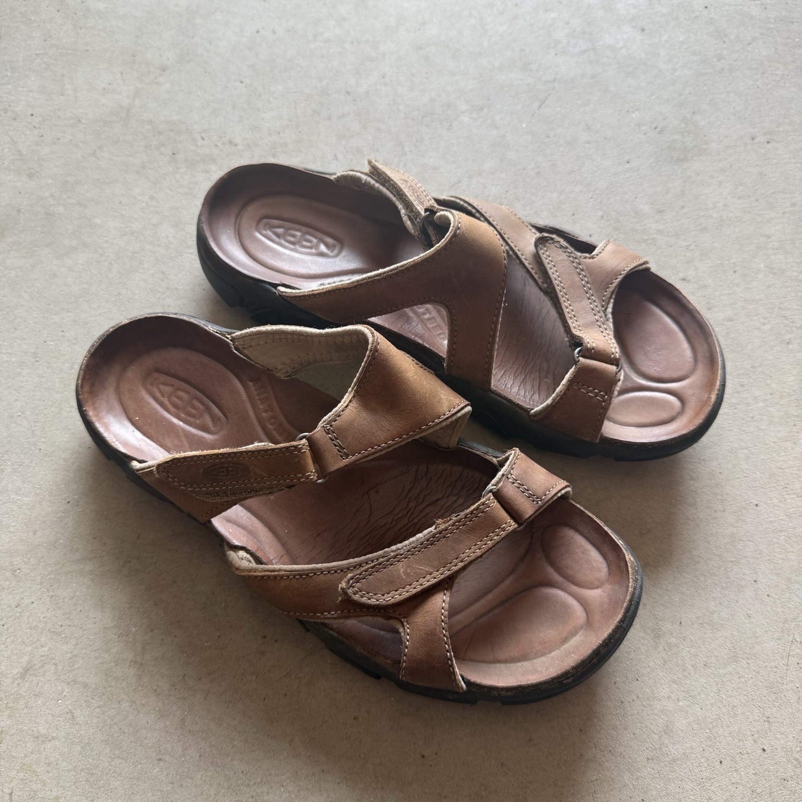 Sandali da donna Keen Sarasota Slide in pelle marrone punta aperta misura 10 5
