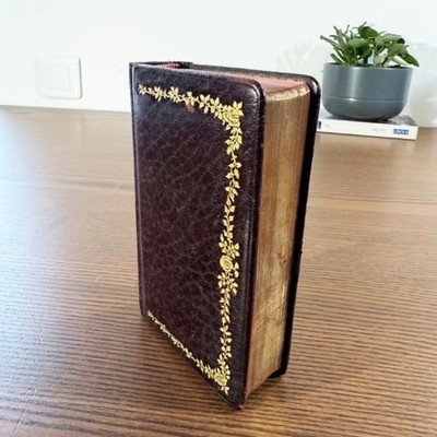 Altes Buch Stunden von Lyon Gold Ledereinband Katholisches Messbuch 1910