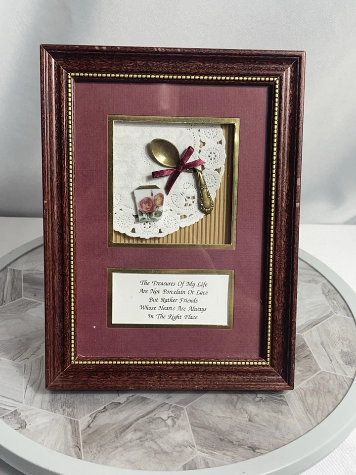 Caja de sombras enmarcada cita decoración con cuchara porcelana rosas encaje 2001 hecho a mano Foto 3 de 4