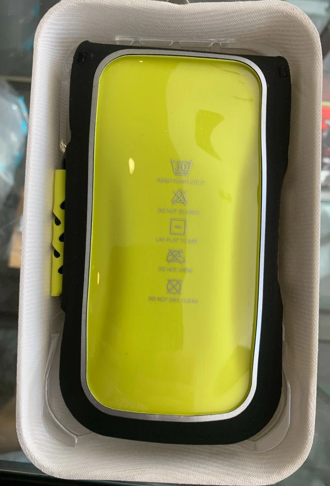 Incase Sports Armband CL69408 for iPhone6 & 6s Black/Lumen - Image 3 of 4