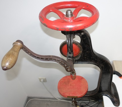 antike Tischbohrmaschine Museum IDEAL alte Bohrmaschine Bohrer alt Werkzeug - Bild 20 von 24