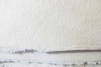 Khadi White Rag Paper Round 320gsm Rough 30cm diameter Pack of 20 Sheets