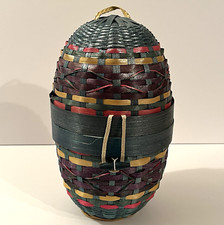 Vtg Wicker Egg Shaped Easter Basket 10" Toggle Fastener Hinged Country Cottage