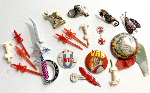 VINTAGE Pinbacks Cowboy Christmas Red Cross VBS Gumball Cracker Jack CHARM #4