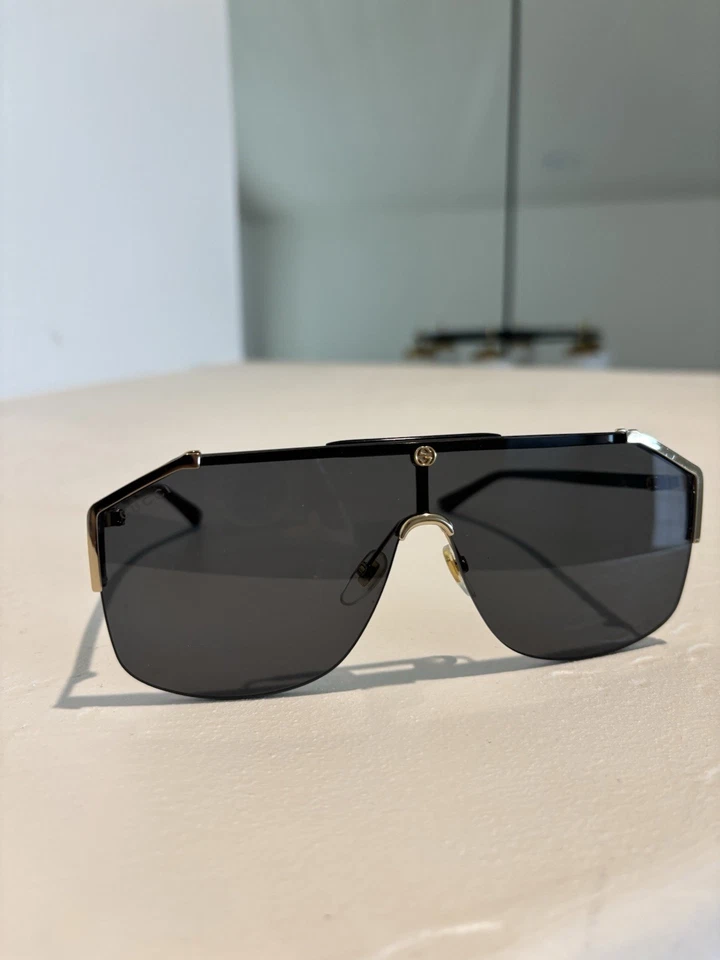 Gafas de sol Gucci Shield  Foto 2 de 4