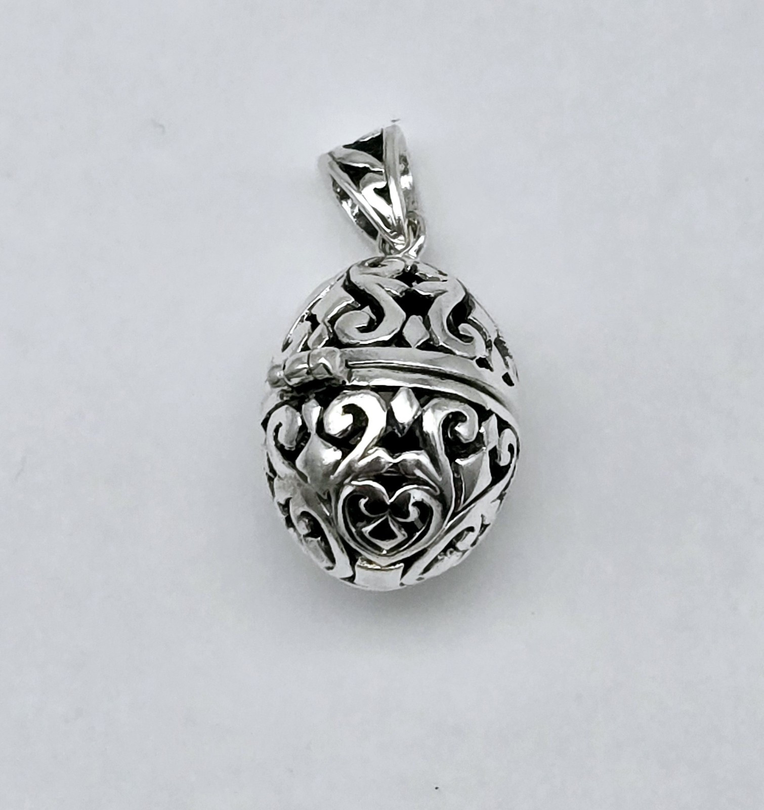 Vintage Sterling Silver Floral Locket Egg Drop Pendant 5.5g