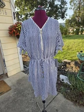 NWT Black And white Striped Mini Dress, Zip Neckline, By J For Justify. Sz L.