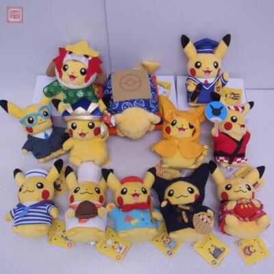 Monthly Pikachu ピンズ 12個セット　ポケモンセンター　2003 s-l400.jpg