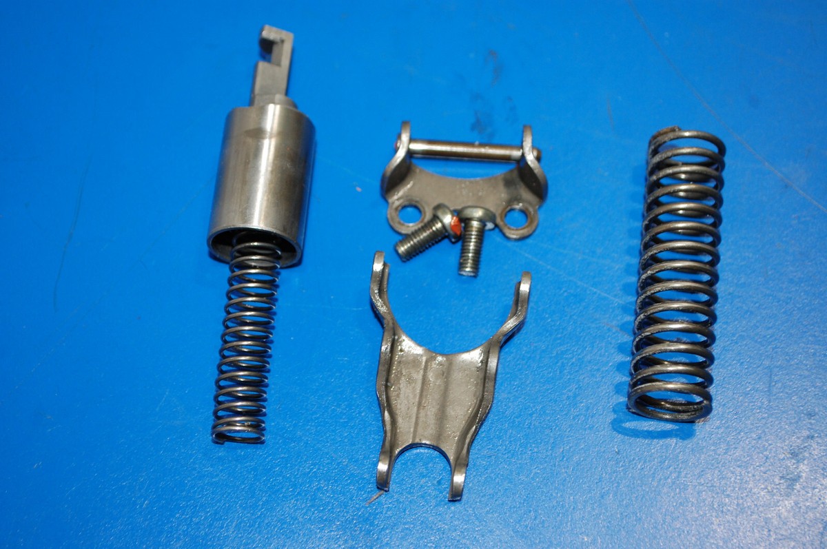 1989 88-91 CR250R OEM ROCKER ARM MECHANISM SPINDLE CAM SHAFT 1989 88-91 CR250R OEM ROCKER ARM MECHANISM SPINDLE CAM SHAFT