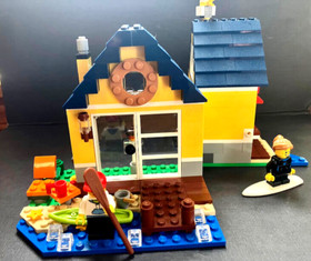 LEGO Creator 3-in-1 Beach Hut 31035  House  100% Compete Set Excellent Condition