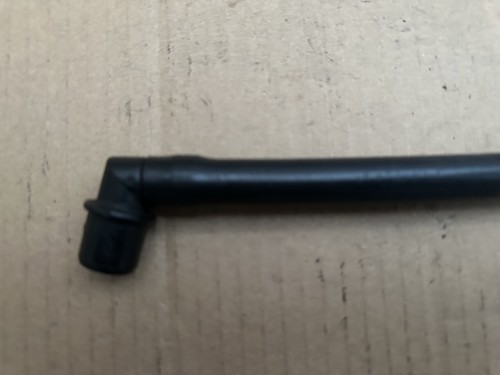 93-96 CORVETTE C4 PVC HOSE TUBE WITH ELBOW RH 12550624 - Picture 2 of 3