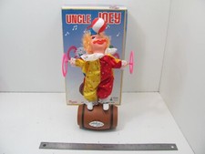 MOMORE UNCLE JOEY CLOWN Barrel   It's A Small World   WORKS