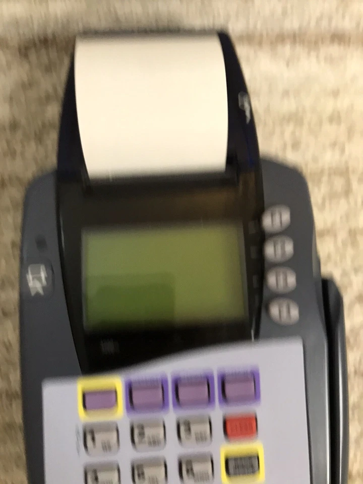 Veri-Fone, OMNI 3200SE POS Terminal solamente, sin cable de alimentación ni conexiones Foto 2 de 4