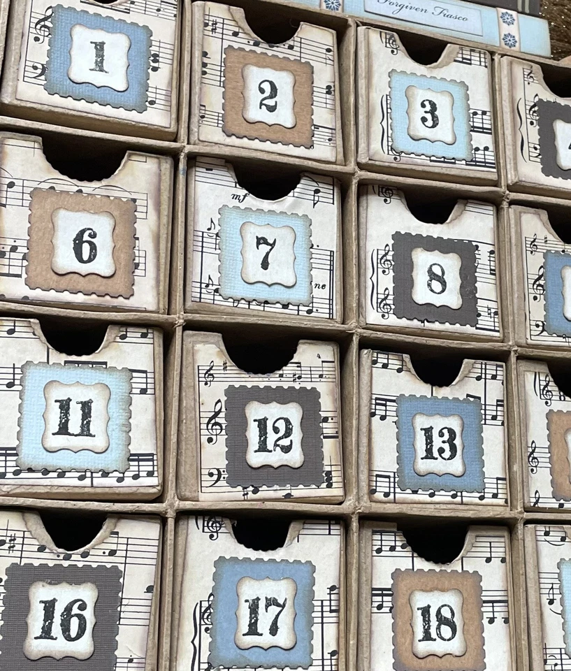 Christmas Advent Calendar, Countdown Treat Holder Vintage Look Handmade New - Image 3 of 4