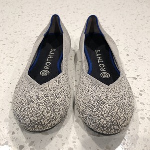 rothys pearl metallic