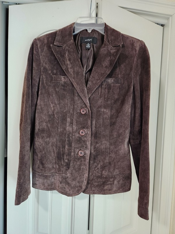 Beautiful Chocolate brown Suede Jacket  by Alfani Women's Size M **LOOK**
