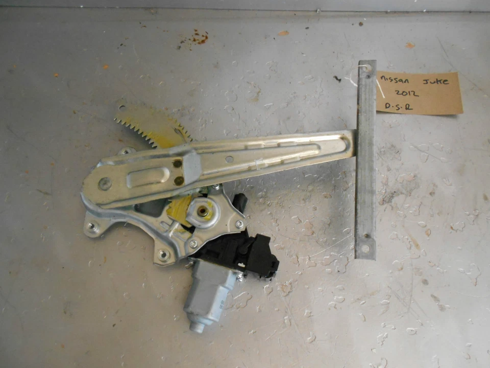 NISSAN JUKE 2012 5 DOOR OSR DRIVER SIDE REAR WINDOW REGULATOR 82731CV01B - Image 2 of 2