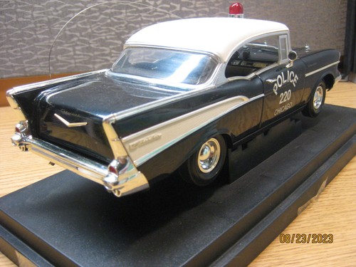 1/18 1957 CHEVROLET BEL AIR HT"CHICAGO POLICE" , ERTL/AMERICAN MUSCLE #33050 - Picture 9 of 24