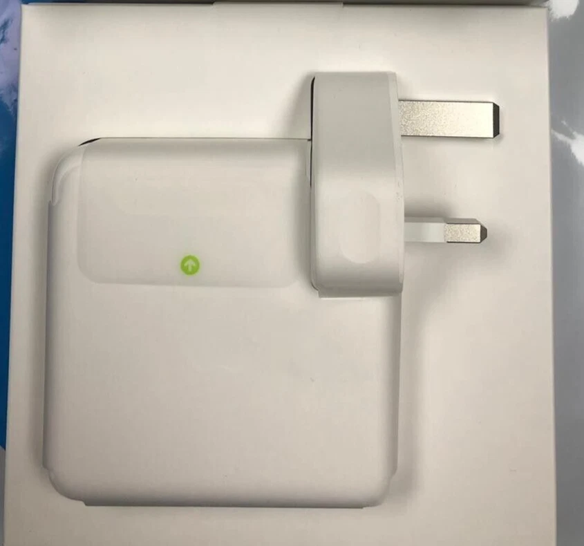 Original 100% Geniune Apple MX0J2B/A 96W USB C Power Adapter - White - Image 3 of 3