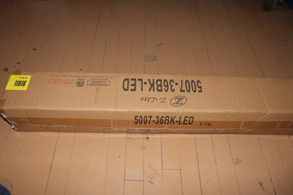 (1 paquete) Aplique de pared exterior estilo Z-Lite 2 luces 36 vatios totales - sin abrir Foto 4 de 4