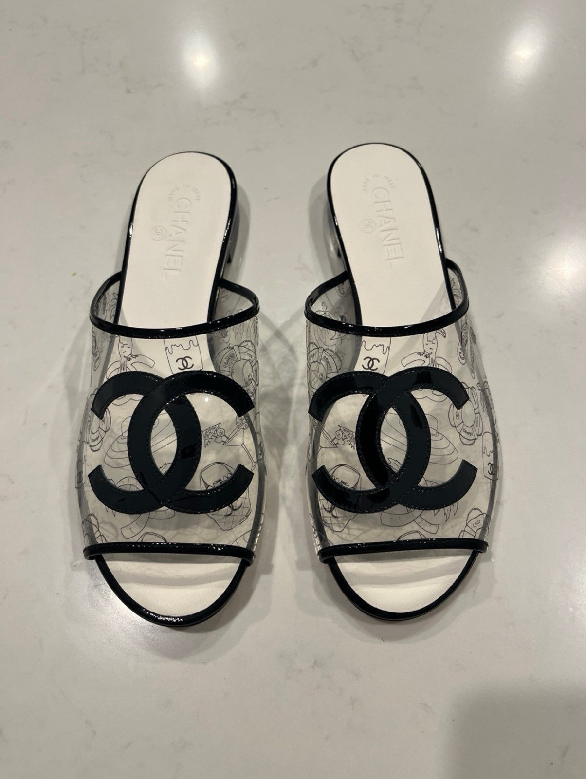 CHANEL NEW 2026 White and Black CC Slide Sandals Leather EU 42 authentic