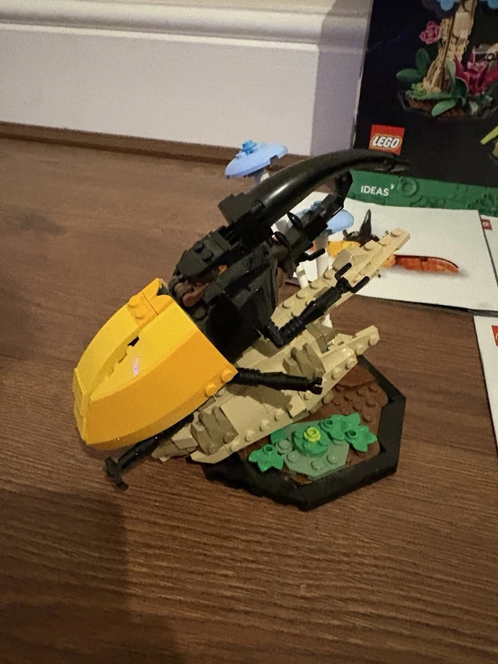 LEGO Ideas 21342 The Insect Collection, photo 2 of 5