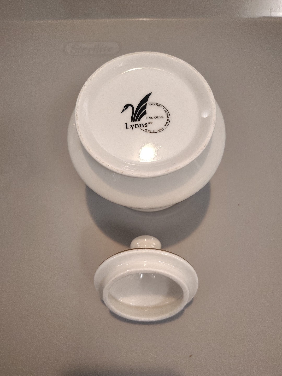 Lynn’s Fine China Sugar Bowl W/ Lid Valentine