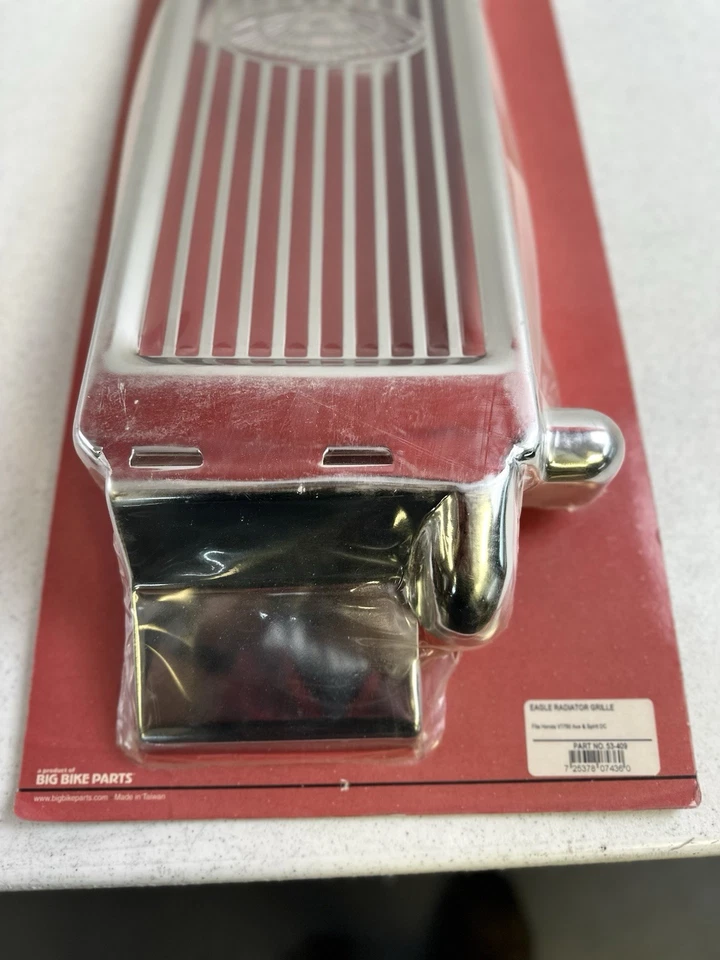 Show Chrome Eagle Radiator Grille for Honda VT750 Ace & Spirit DC – Part #53-409 Foto 2 de 4