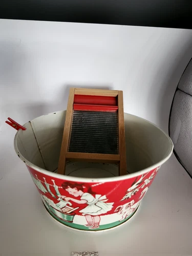 Vintage Wolverine Tin Toy child's washtub rub board clothes pin