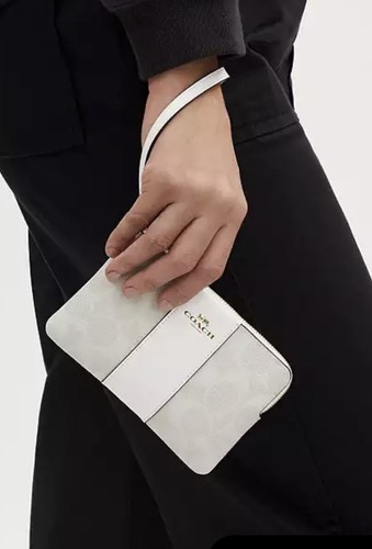 Coach Corner Zip Signature lthr Wristlet new - Picture 2 of 4