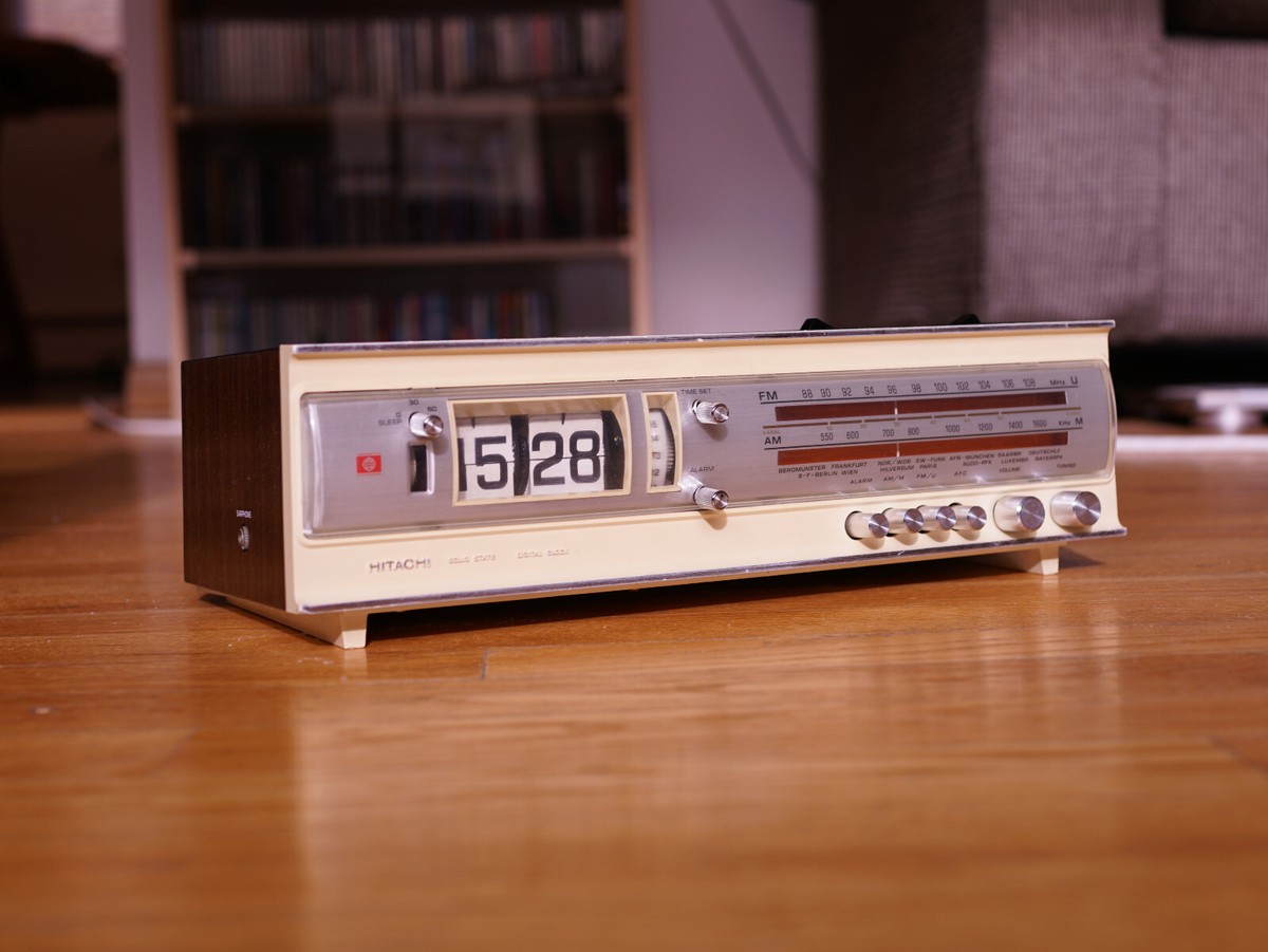 Hitachi Flip Clock Vintage Radio Alarm Copal Mechanism Danish 110v