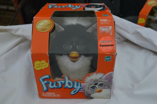 1ST GENERATION TIGER 1999 70-800 SKUNK TUXEDO FURBY NEW MIB ORANGE BOX - Picture 7 of 7
