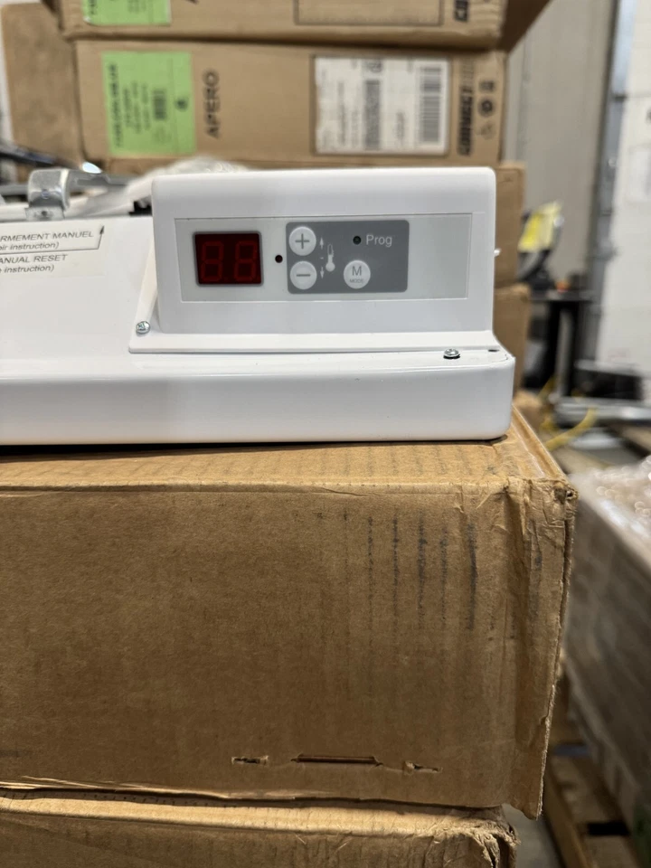 Calentador de espacio de montaje en superficie ConvectAir 7360-C20-BB blanco Foto 3 de 4