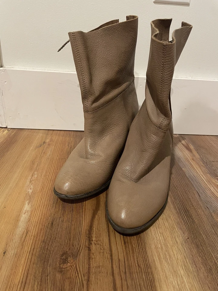 Botas con cremallera de cuero beige Diba para mujer talla 7,5 Foto 2 de 4