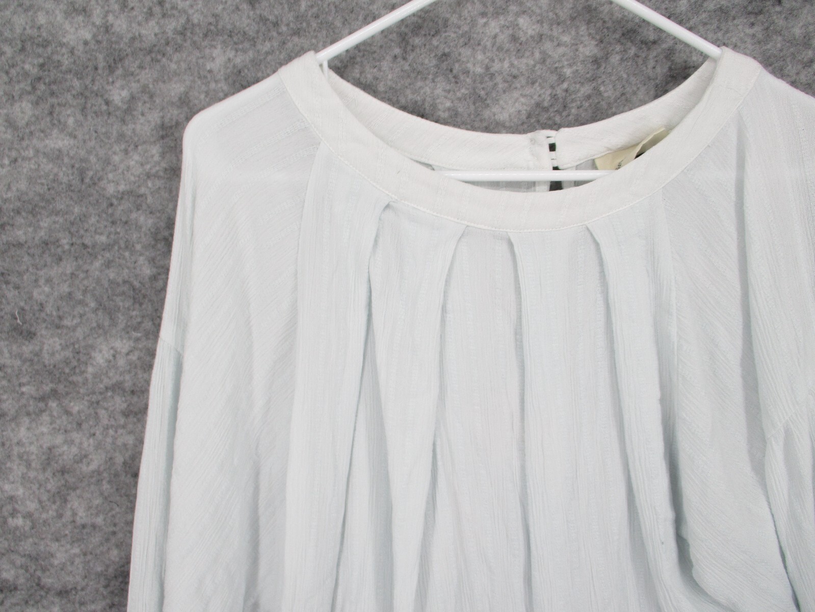 Universal Thread Women's Top Medium Flowy Keyhole… - image 5