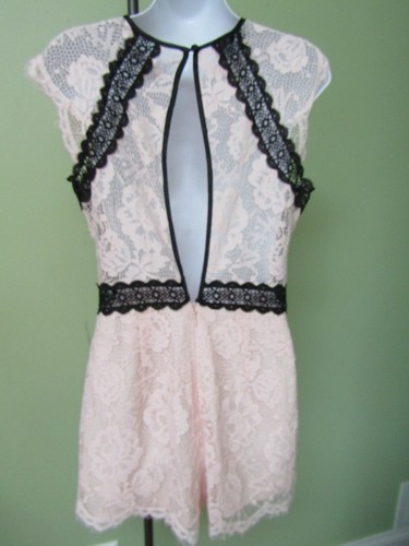 BEBE PINK & BLACK LACE KEYHOLE BACK JUMPER / SIZE 4 / EXCELLENT - Picture 4 of 5
