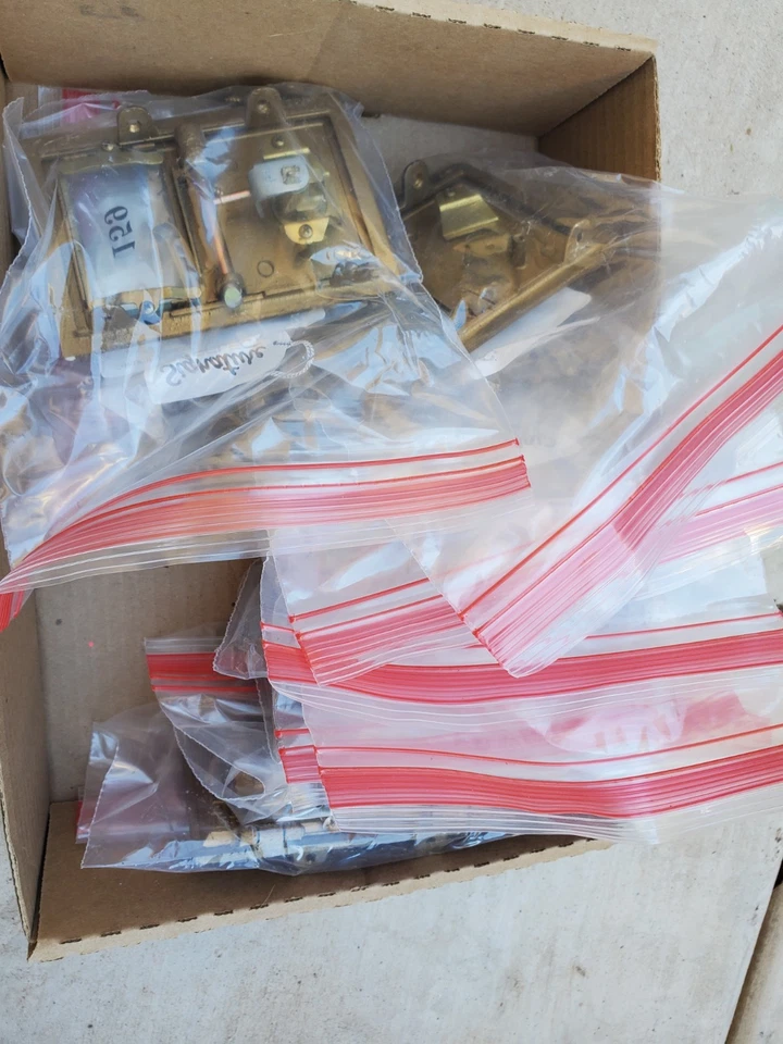 Salisbury type Brass Mailbox 30 Glass door, rear load - Image 4 of 4