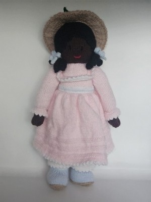 Handgestrickte Puppe im altmodischen rosa Kleid & abnehmbarer Mütze - neu