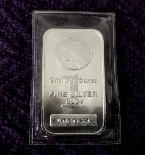 E. Pluribus Unum / .999 Fine Silver One (1) Ounce Bar. Factory Sealed.