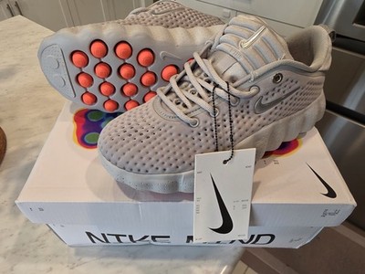 Nike Mind 002 Women s Size 6.5 Low Top Lace-Up Sneakers Light Smoke Grey