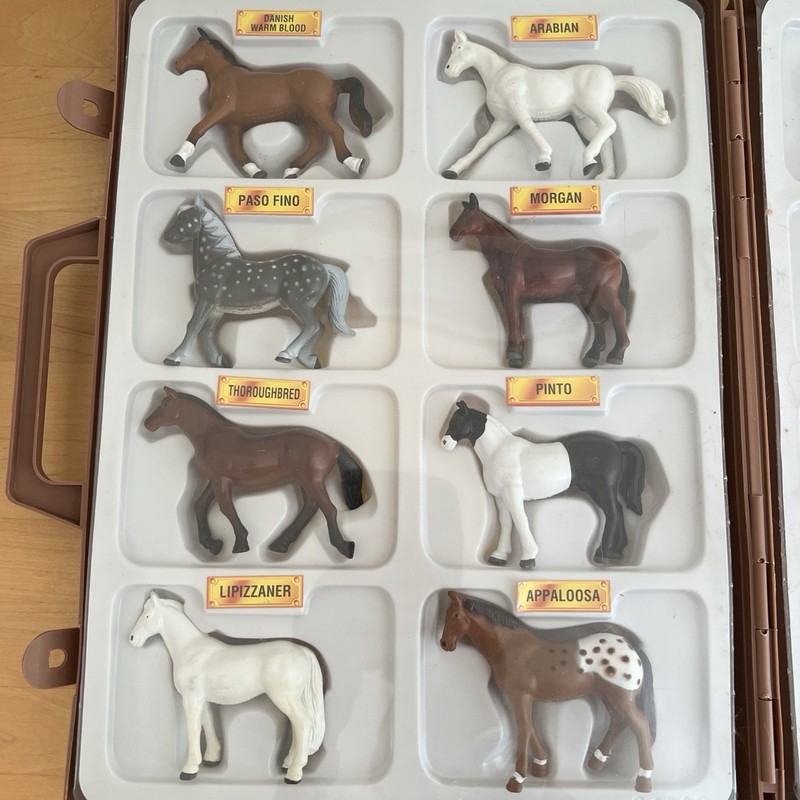 Vintage 1988 International Animal Show Horse Collection Funrise 16 Horses Cards
